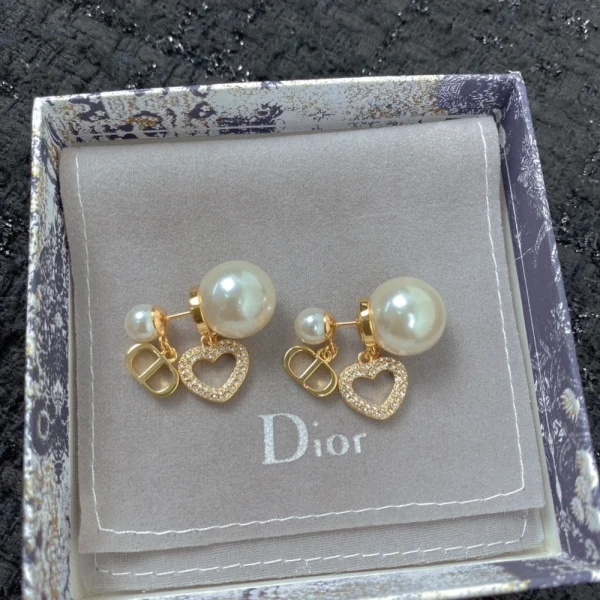 CD 30 Montaigne Heart Earrings - Dior Luxury Earrings | GodJewel