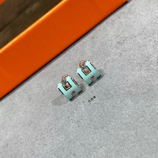 Hermes Mini Pop H Earrings – Hermes Replica Jewelry | GodJewel