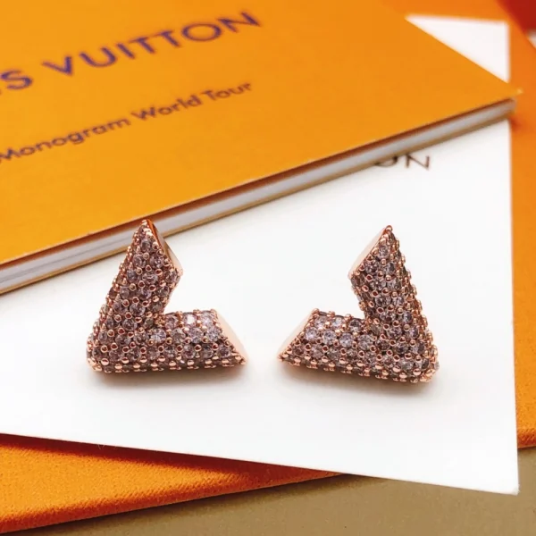 Louis Vuitton V Earrings – LV-ER09
