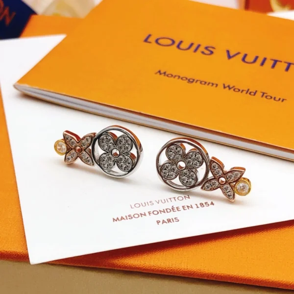 Idylle Blossom Studs Earrings – LV Replica Jewelry | GodJewel