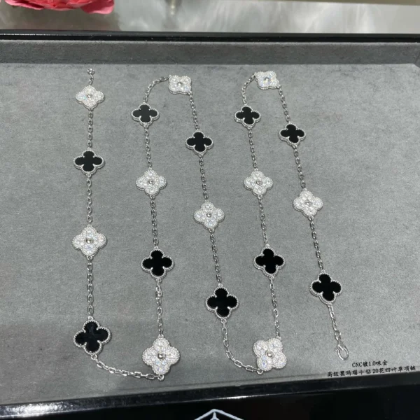 Van Cleef Vintage Alhambra long necklace | GodJewel Jewelry