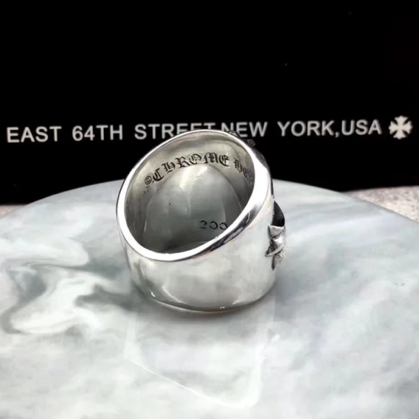 Elegant Chrome Hearts Classic Oval ring combining timeless style with signature gothic craftsmanship.