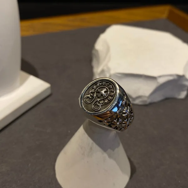 High-quality Chrome Hearts 925 silver ring, perfect for edgy fashion and everyday wear.