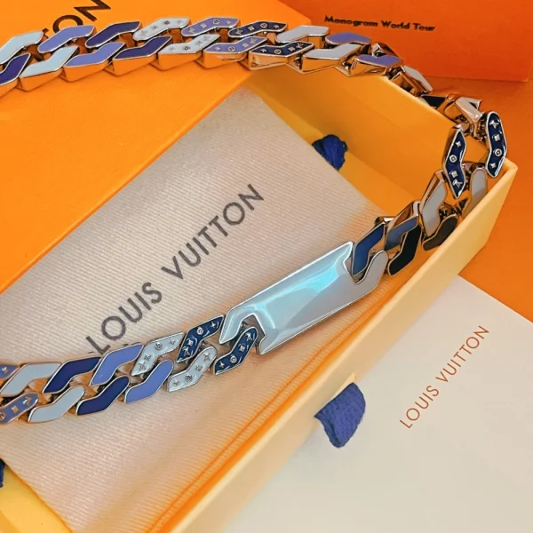 Louis Vuitton Cuban Chain Necklace replica – Bold and stylish LV-inspired Cuban chain design by GodJewel