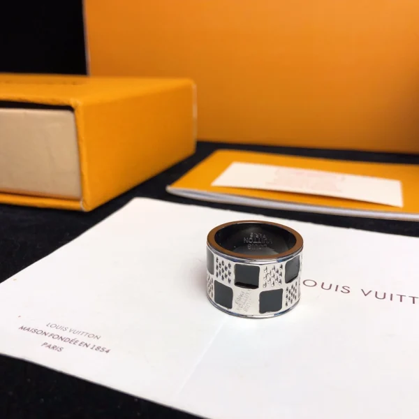 Damier Perfore Berg Ring Silver – LV Luxury Jewelry | GodJewel