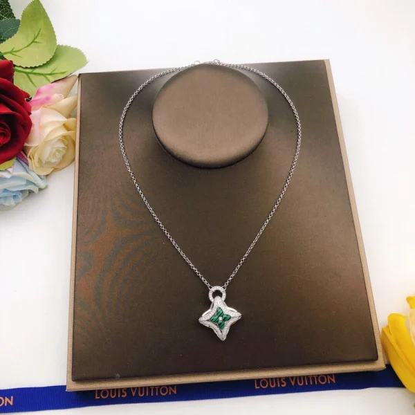 Louis Vuitton Ever Blossom Necklace – Replica Jewelry | GodJewel