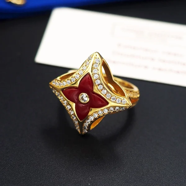 Louis Vuitton Ever Blossom Ring – Elegant floral-inspired luxury jewelry by GodJewel