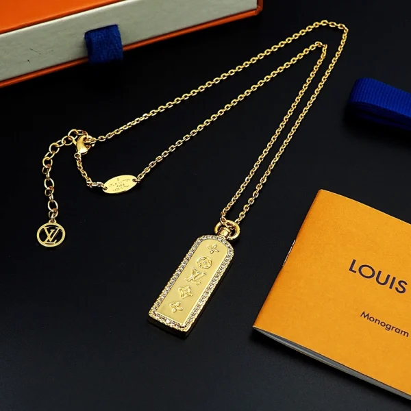 Les Gastons Vuitton Large Tag Pendant – LV Jewelry | GodJewel