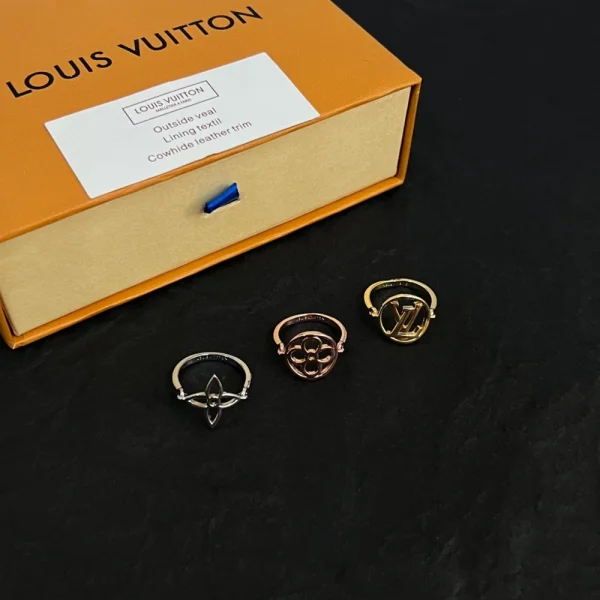 Louis Vuitton LV Lace Rings replica – Elegant Louis Vuitton-inspired rings with intricate lace-like design by GodJewel