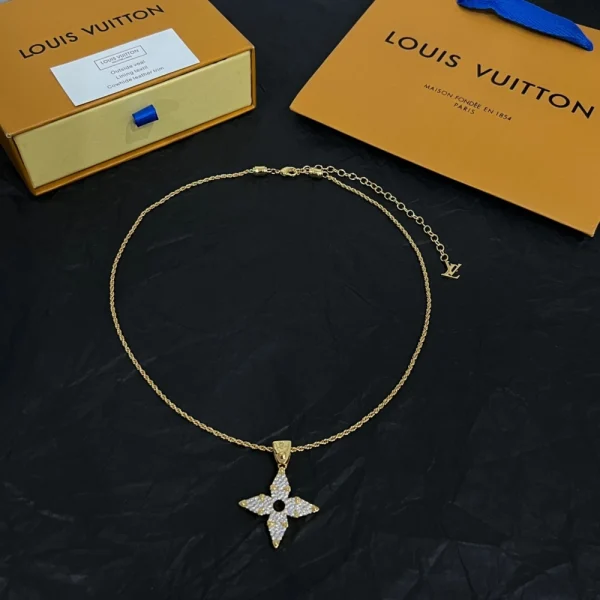 LV Rope Pendant Necklace – Replica Luxury Jewelry | GodJewel