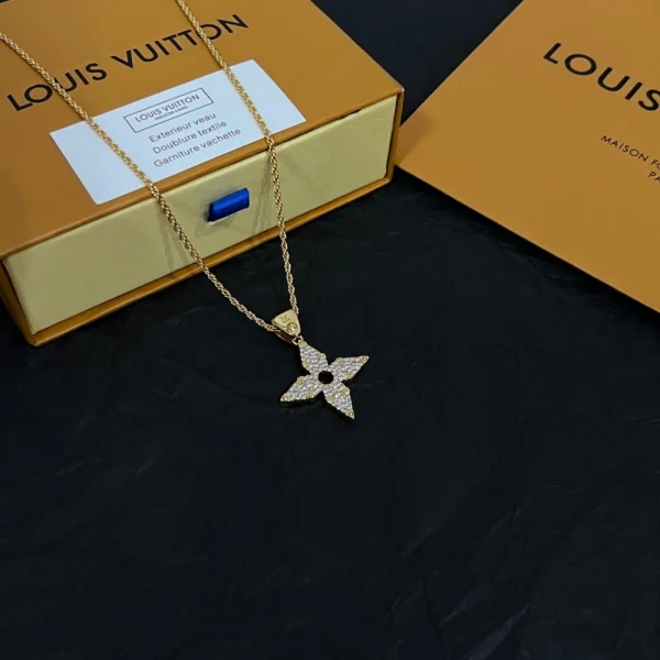 Louis Vuitton LV Rope Pendant Necklace replica – Bold Louis Vuitton-inspired necklace with rope-style pendant by GodJewel