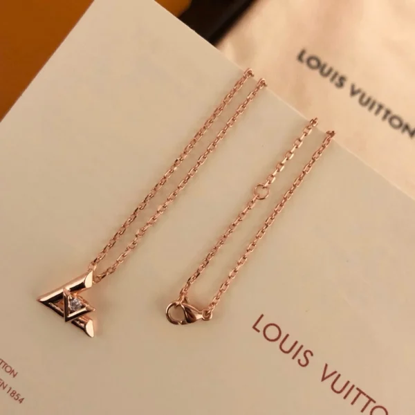 LV Volt One Necklace Pink Gold And Diamond | GodJewel