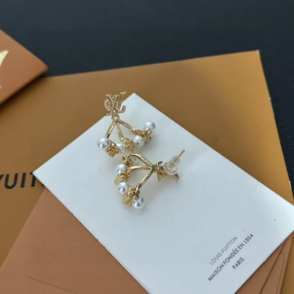 Minigram Pearls Earrings replica – Luxurious pearl and gold-tone Louis Vuitton-inspired earrings by GodJewel