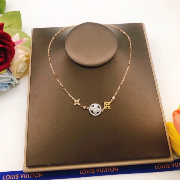 Louis Vuitton Monogram Necklace replica – Elegant LV monogram-inspired necklace with a luxurious finish by GodJewel