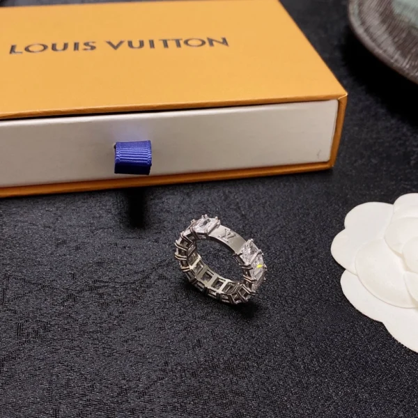Louis Vuitton S00 Crystals Ring – Luxury Jewelry | GodJewel