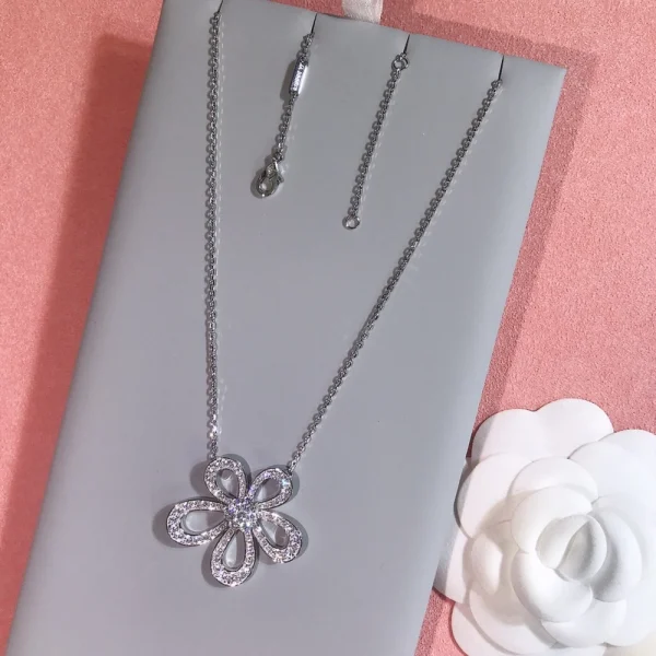 Flowerlace pendant necklace | Van Cleef–Inspired at GodJewel