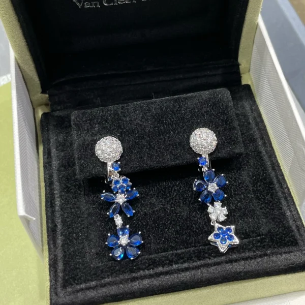 Van Cleef Folie des Prés earrings – High-quality jewelry with vibrant flower motifs, available at GodJewel