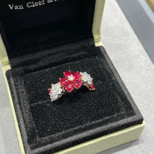 Van Cleef & Arpels Folie des Prés ring | GodJewel Inspired Jewelry