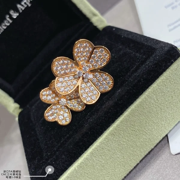 Van Cleef Frivole Between the Finger ring | GodJewel Jewelry