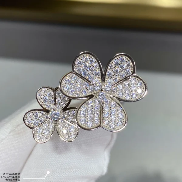 Van Cleef & Arpels Frivole Between the Finger ring | GodJewel