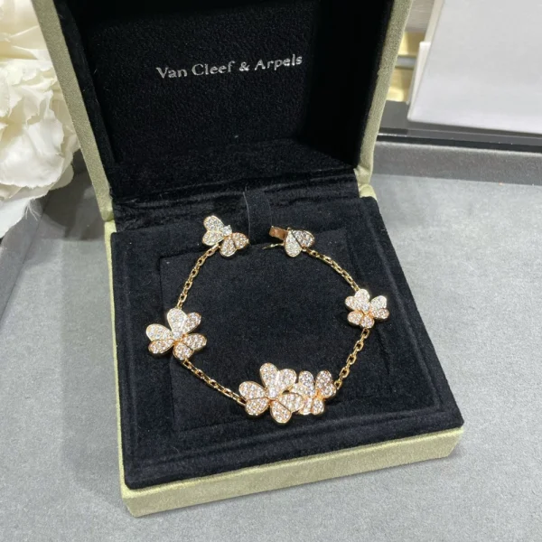 Van Cleef & Arpels Frivole bracelet – Delicate floral-inspired luxury bracelet by GodJewel