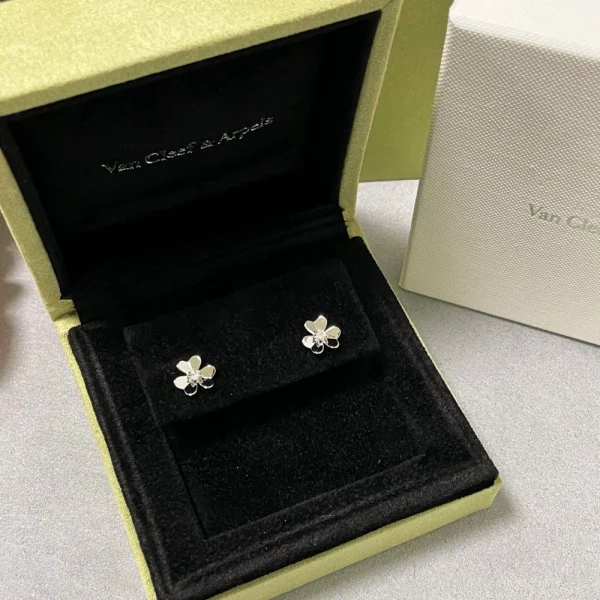 Van Cleef Arpels Frivole earrings in white gold – Elegant floral stud earrings in luxury finish by GodJewel