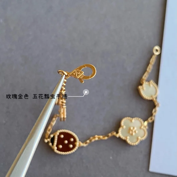 Van Cleef & Arpels Lucky Spring bracelet 5 motifs – Playful nature-inspired luxury bracelet by GodJewel
