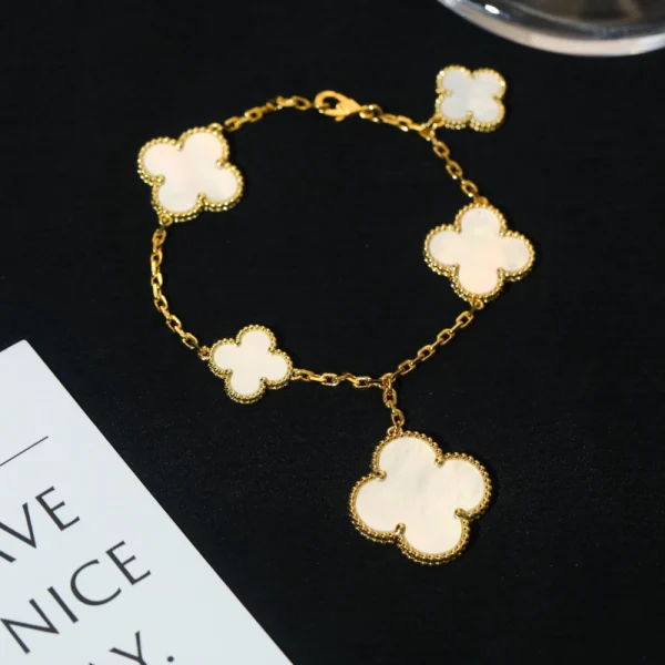 Van Cleef and Arpels Magic Alhambra bracelet | GodJewel Official
