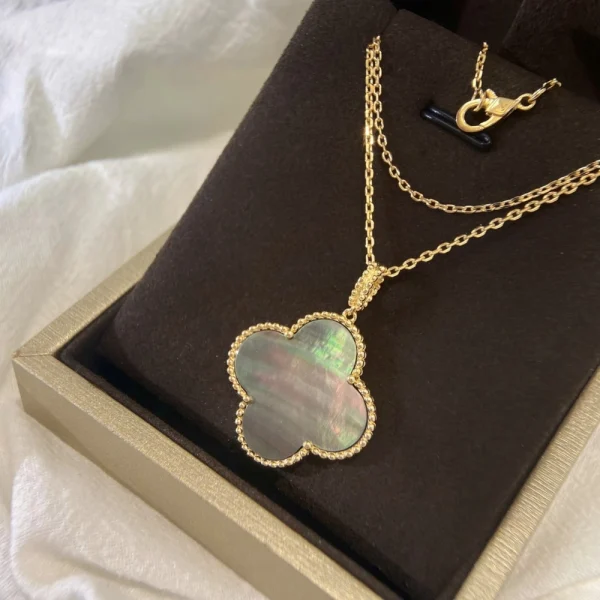 Van Cleef Arpels Magic Alhambra necklace | GodJewel Official