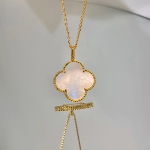Van Cleef Magic Alhambra necklace 1 motif | GodJewel Official