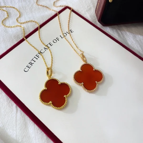 Van Cleef Magic long necklace 1 motif | Jewelry at GodJewel