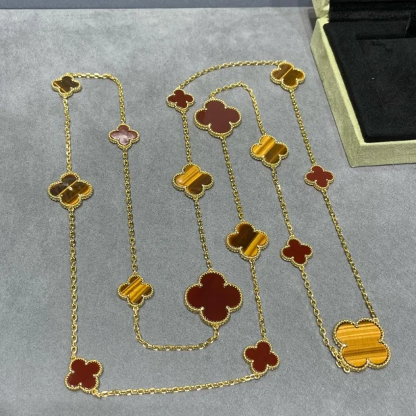 Van Cleef & Arpels Magic Alhambra long necklace | GodJewel