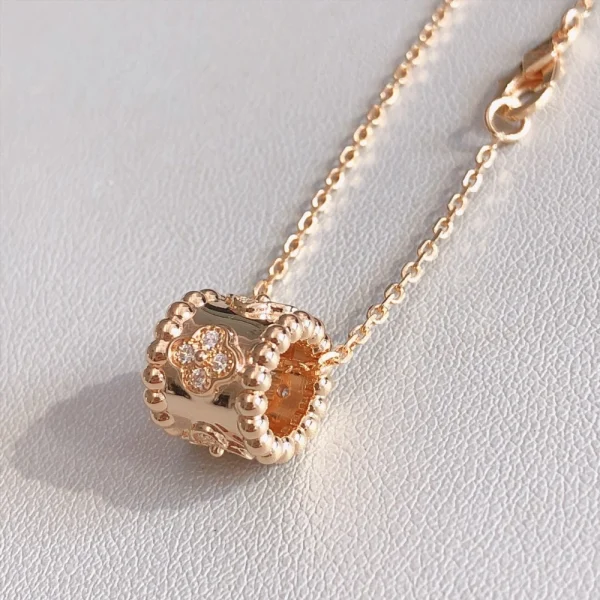 Perlée clovers pendant necklace | Van Cleef Jewelry at GodJewel