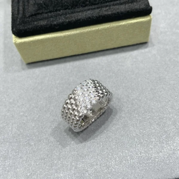 Van Cleef & Arpels Perlée diamonds ring in white gold – Sparkling beaded-edge luxury ring by GodJewel