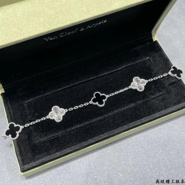 Van Cleef Vintage Alhambra bracelet 5 motifs