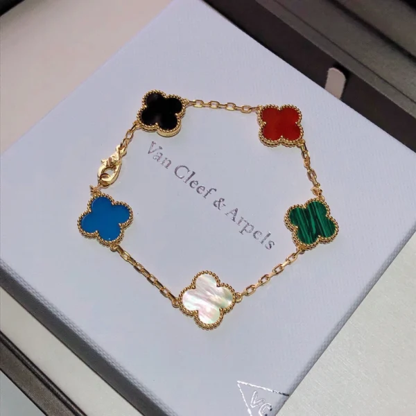 Van Cleef Arpels bracelet 5 motifs design | Jewelry at GodJewel