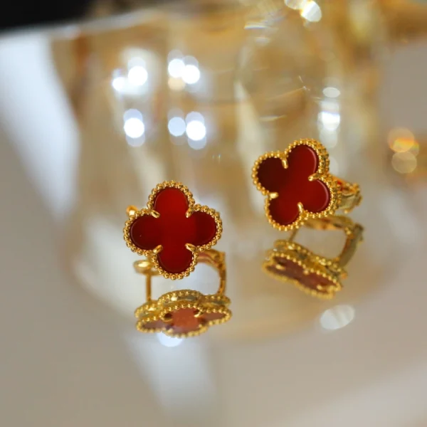 Van Cleef Vintage earrings – High-quality clover-motif earrings with classic beaded design, available at GodJewel