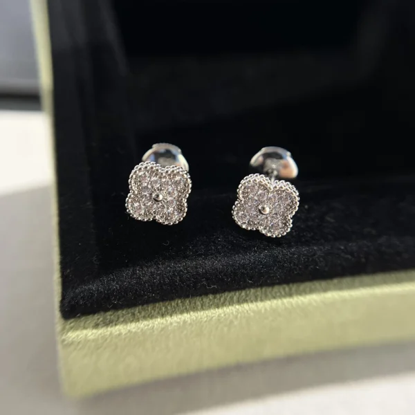 Van Cleef Arpels Alhambra earrings – Elegant four-leaf clover earrings with signature beaded edges, fine jewelry at GodJewel