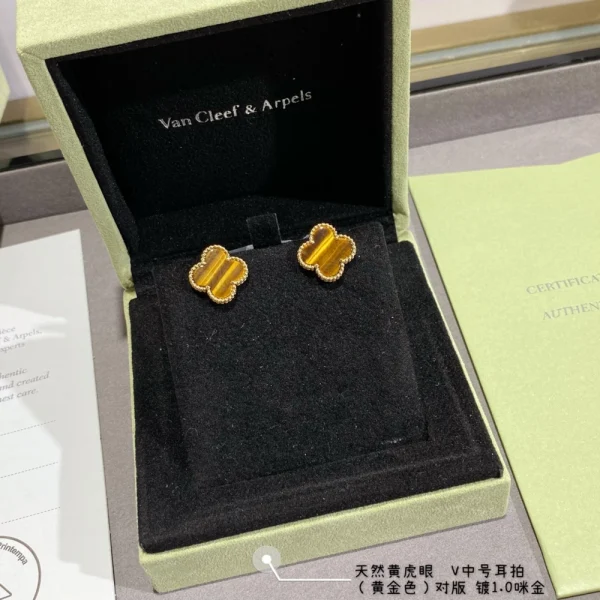 Van Cleef and Arpels Vintage Alhambra earrings – Iconic clover-motif earrings with beaded edges, timeless luxury jewelry at GodJewel