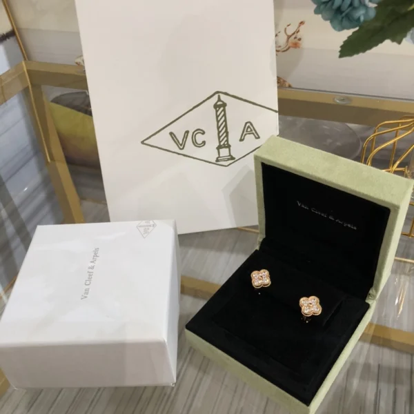 Vintage Alhambra earrings by Van Cleef & Arpels – Elegant four-leaf clover design, high-quality craftsmanship at GodJewel