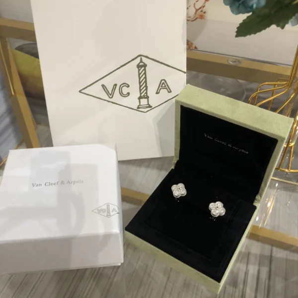 Van Cleef Arpels Vintage Alhambra – Elegant and high-quality clover motif jewelry available at GodJewel