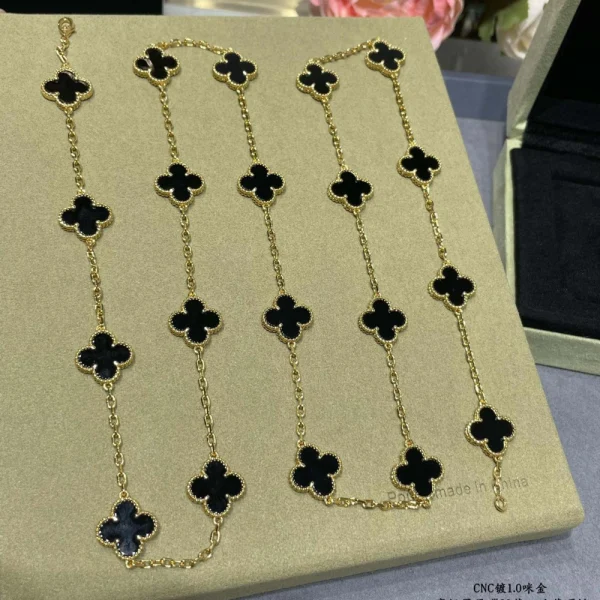 Van Cleef Vintage Alhambra long necklace 20 motifs | GodJewel