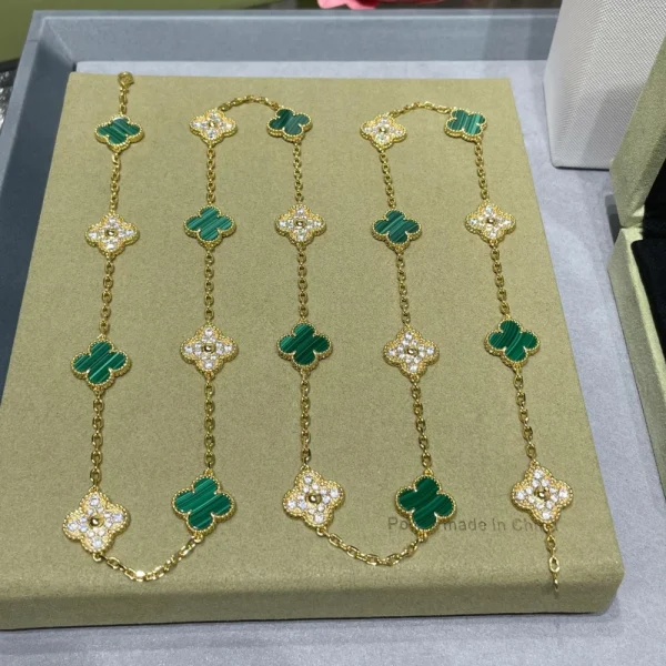 Van Cleef Vintage Alhambra necklace 20 motifs | GodJewel