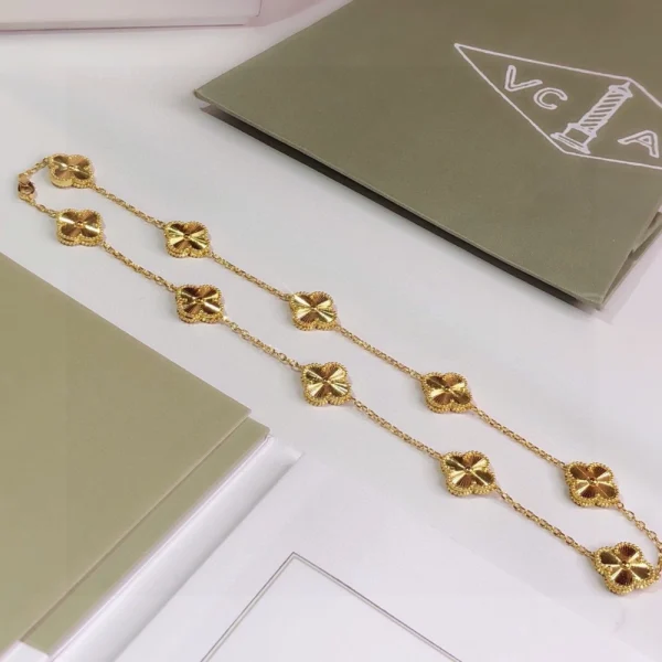 Van Cleef Arpels Vintage Alhambra necklace 10 motifs | GodJewel