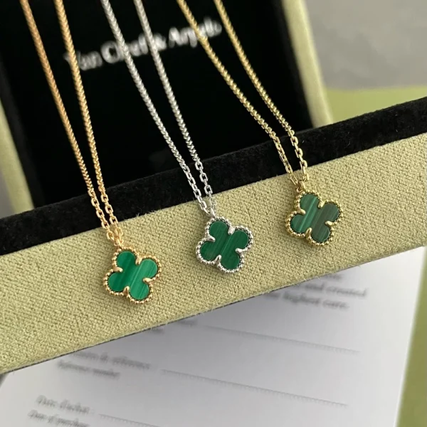 Van Cleef Vintage Alhambra pendant necklace | GodJewel Jewelry