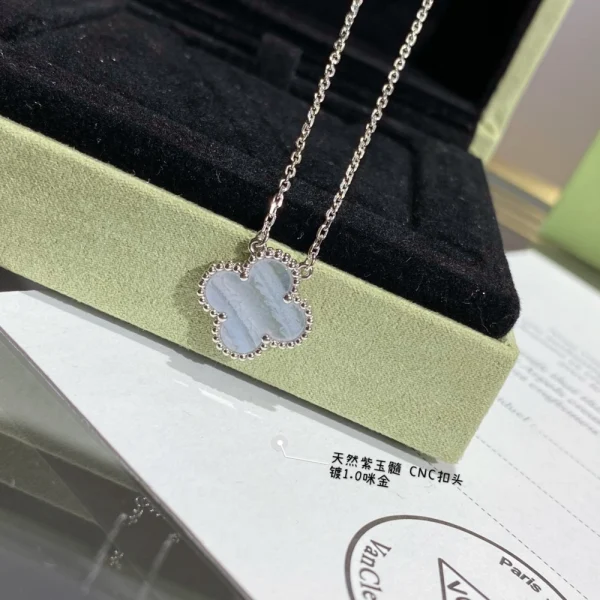 Van Cleef & Arpels Vintage Alhambra pendant necklace – Classic clover-motif luxury jewelry by GodJewel