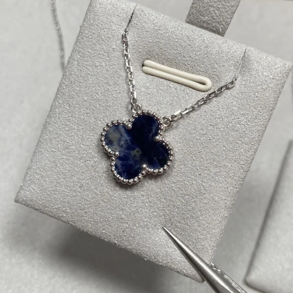 Van Cleef and Arpels Vintage Alhambra pendant necklace | GJ