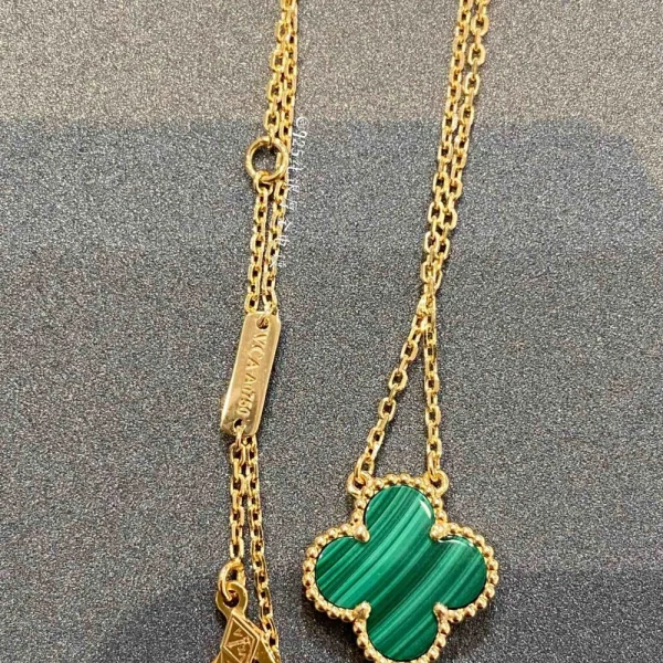 Van Cleef Arpels Vintage Alhambra pendant | GodJewel Jewelry