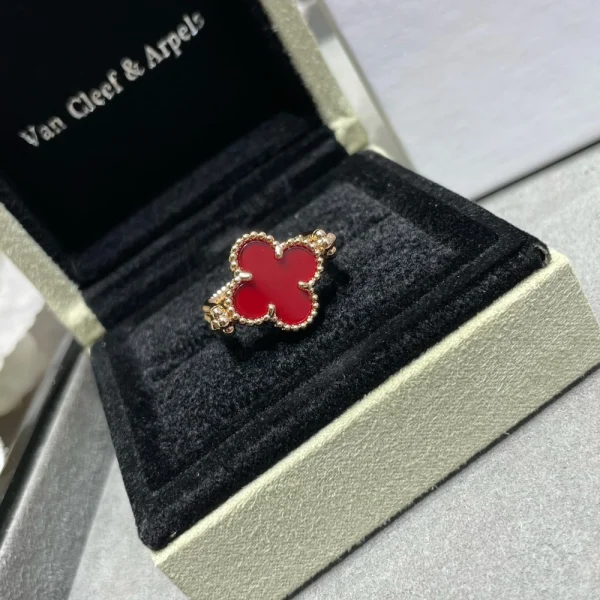 Van Cleef & Arpels Vintage Alhambra ring | GodJewel Jewelry