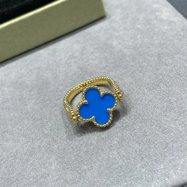 Van Cleef & Arpels Vintage Alhambra reversible ring | GodJewel
